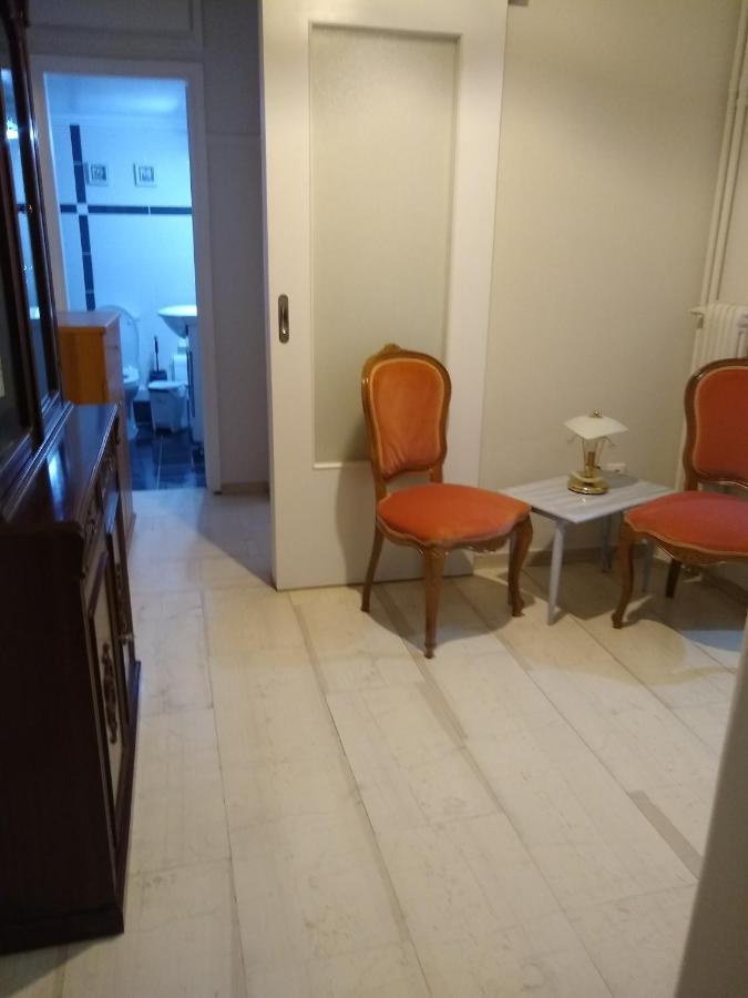 Acropolis Within 10 Minutes Walk! Classical Apartment And A Hostess At Your Side! Athen Eksteriør bilde